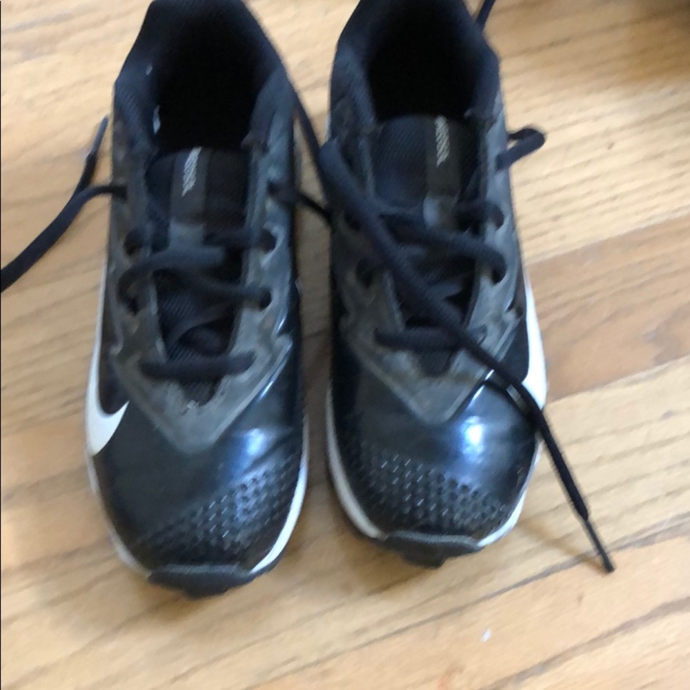 Kids cleats